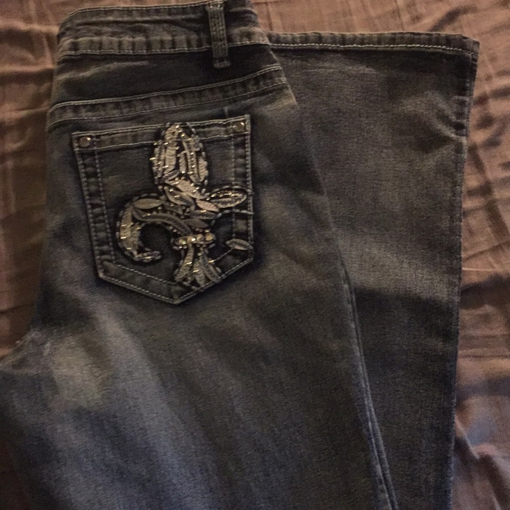 Revolt 8 straight leg